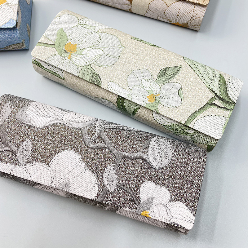 중국 스타일 자수 안경 상자, 패션 휴대용 독서 근시  - Embroidery Viewer 리뷰 및 가격